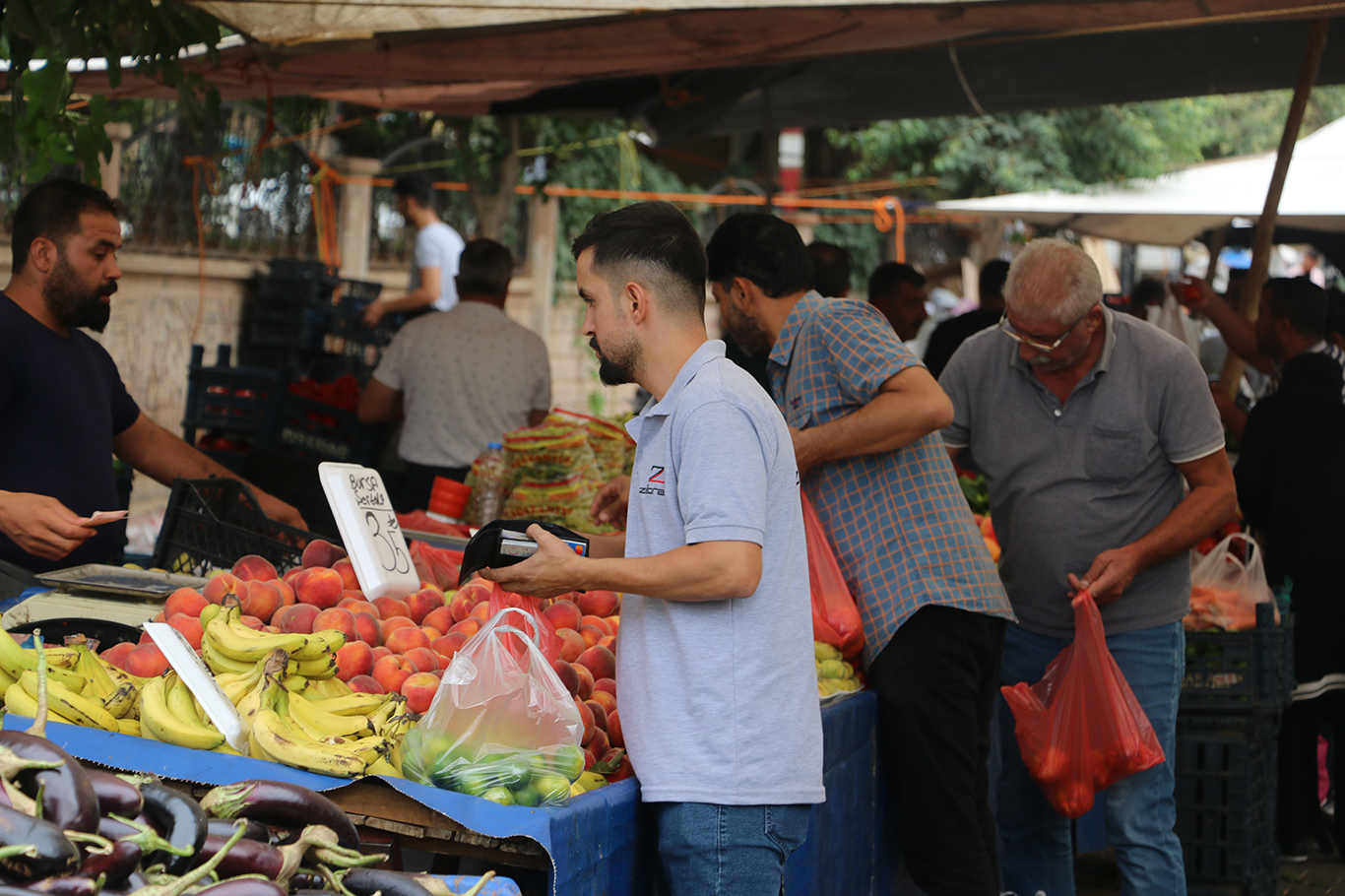 Pazar esnafı: Fiyatlar takip edilip haksız kazancın önüne geçilmeli