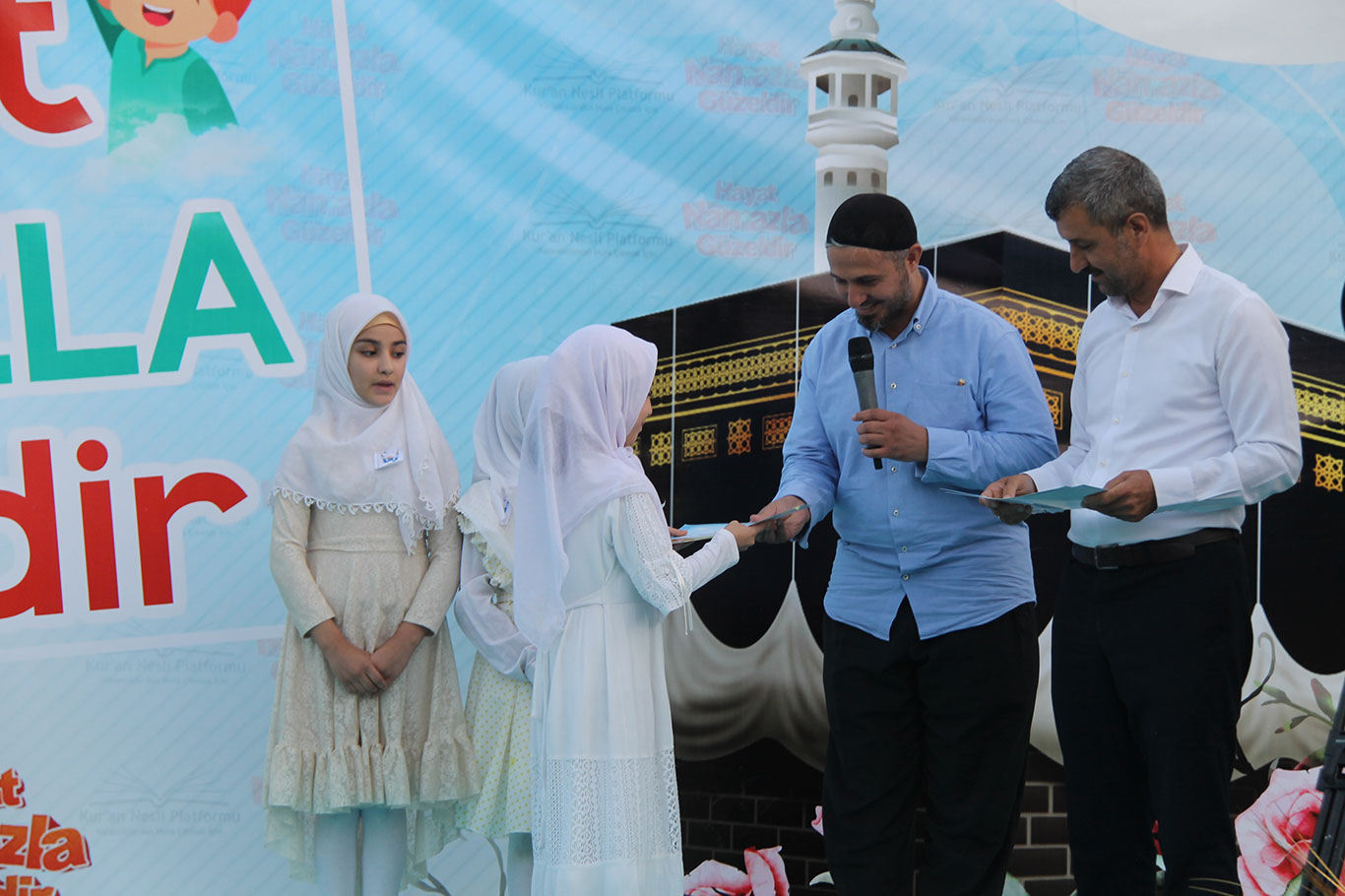 Kur'an nesli hep bir ağızdan haykırdı: Asla terk etmeyeceğim ibadet namaz!