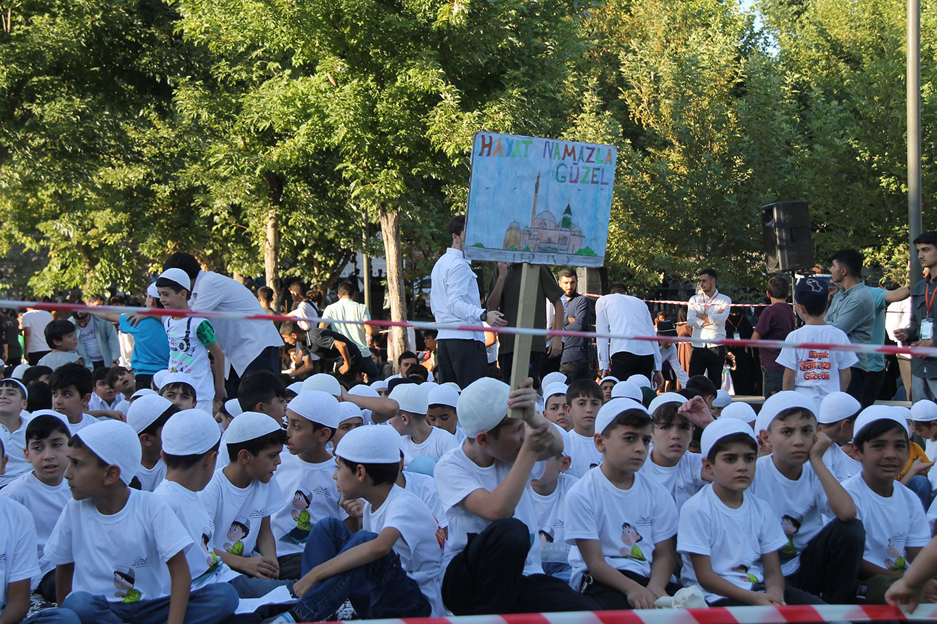 Kur'an nesli hep bir ağızdan haykırdı: Asla terk etmeyeceğim ibadet namaz!