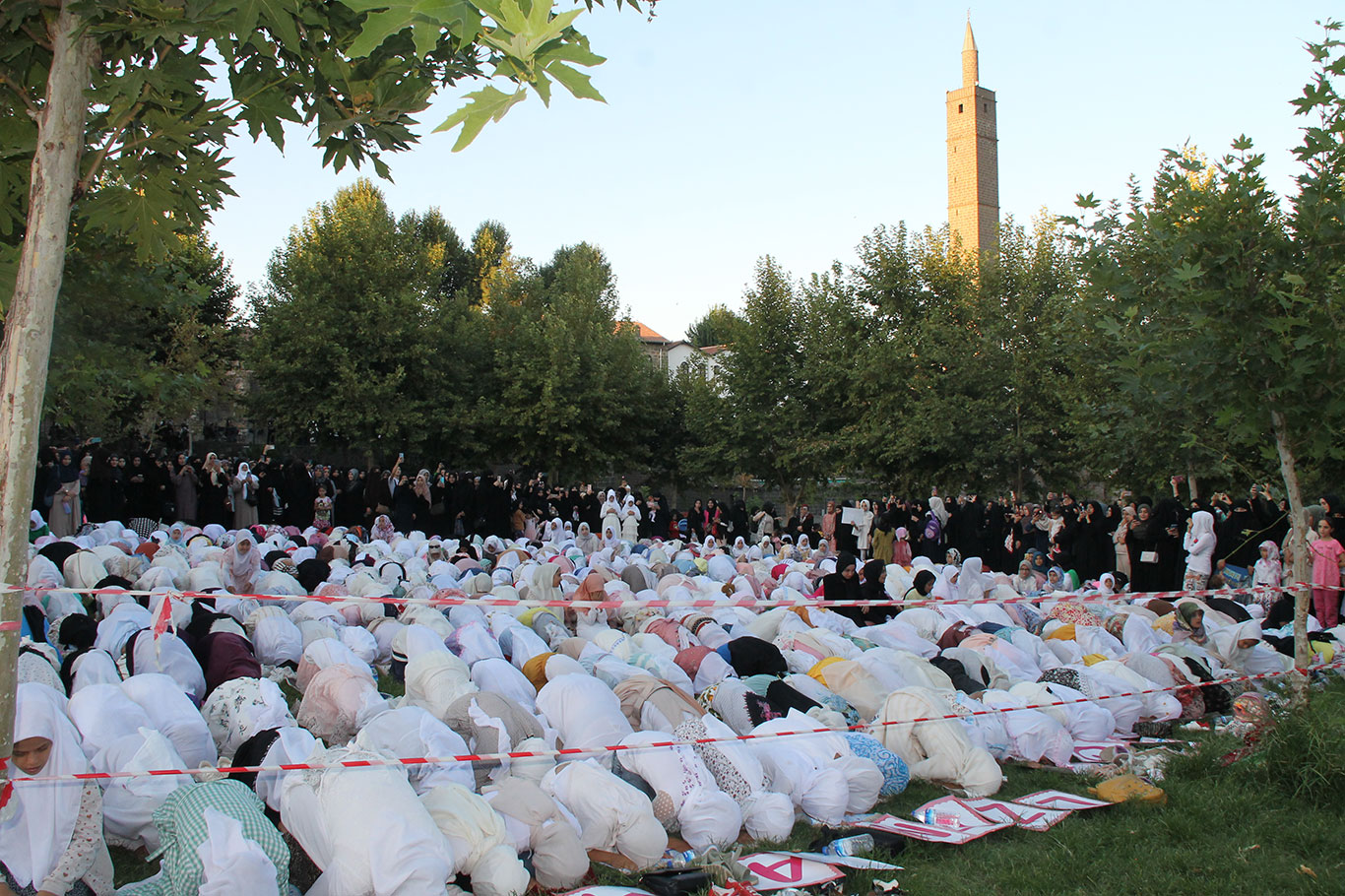 Kur'an nesli hep bir ağızdan haykırdı: Asla terk etmeyeceğim ibadet namaz!