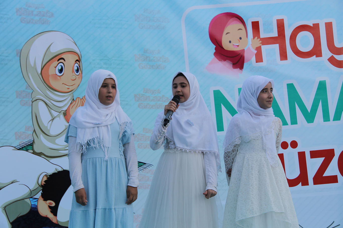 Kur'an nesli hep bir ağızdan haykırdı: Asla terk etmeyeceğim ibadet namaz!