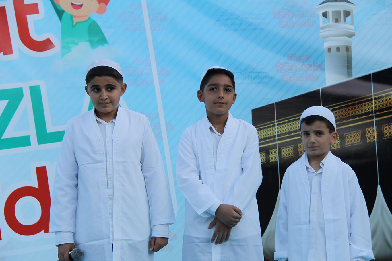 Kur'an nesli hep bir ağızdan haykırdı: Asla terk etmeyeceğim ibadet namaz!