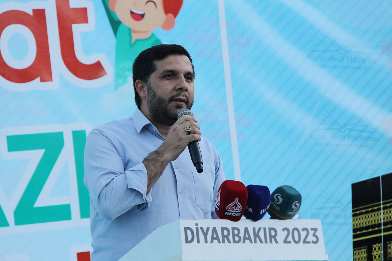Eğitimci Medeni Taş 