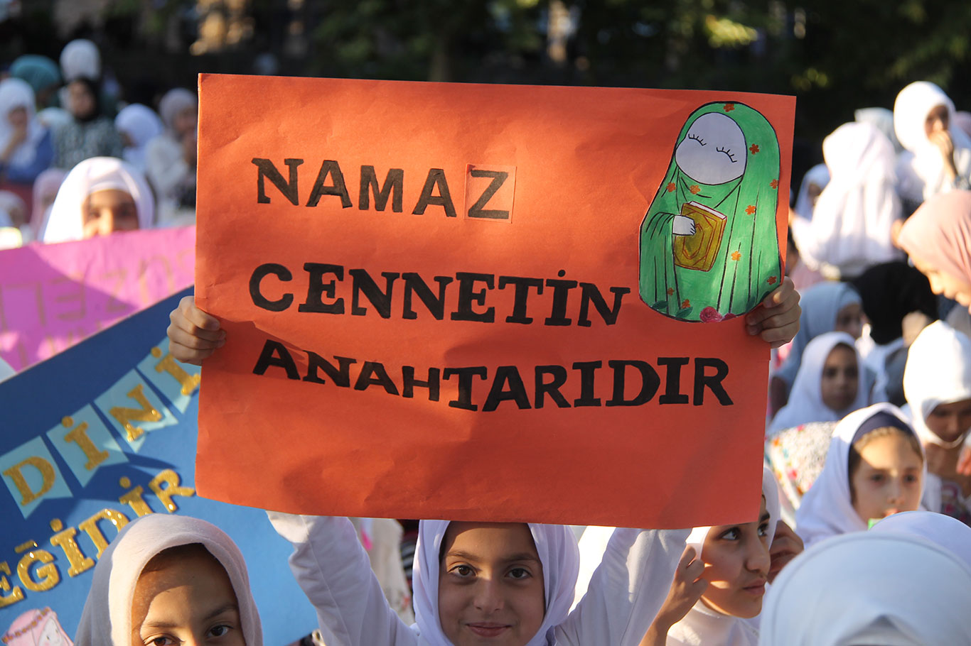 Kur'an nesli hep bir ağızdan haykırdı: Asla terk etmeyeceğim ibadet namaz!