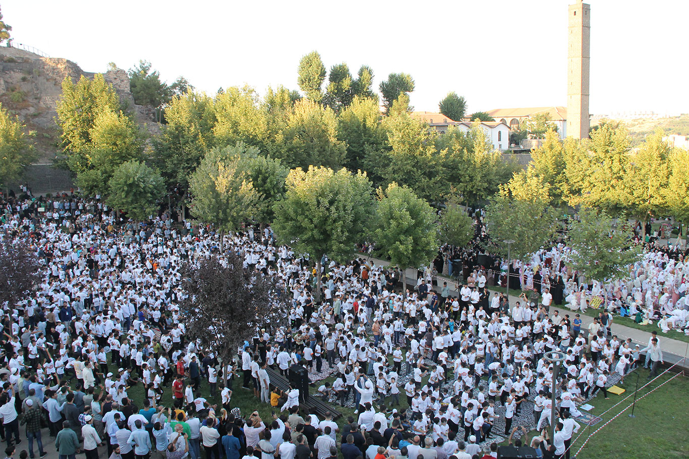 Kur'an nesli hep bir ağızdan haykırdı: Asla terk etmeyeceğim ibadet namaz!