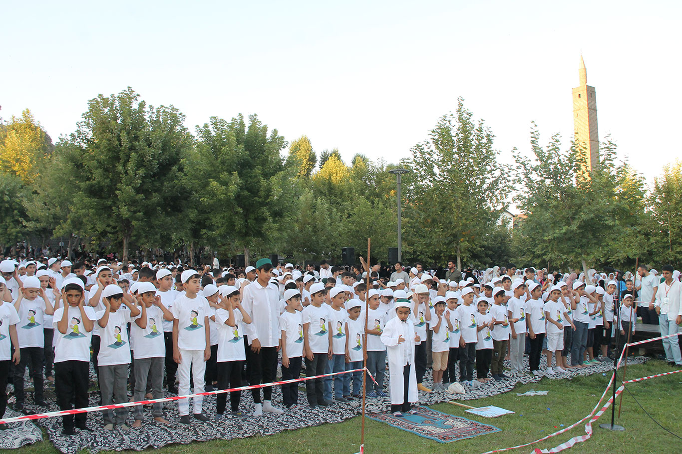 Kur'an nesli hep bir ağızdan haykırdı: Asla terk etmeyeceğim ibadet namaz!