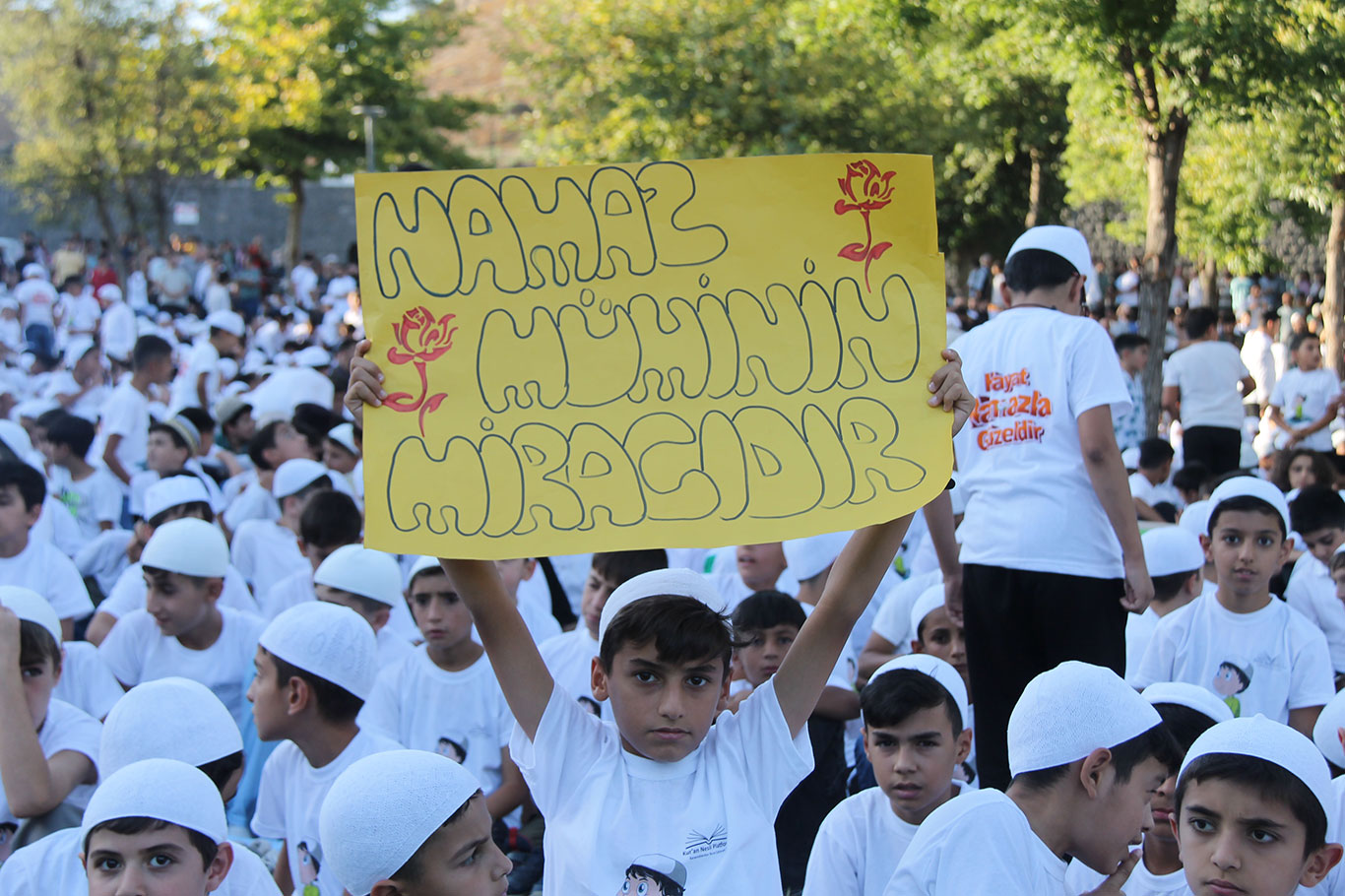 Kur'an nesli hep bir ağızdan haykırdı: Asla terk etmeyeceğim ibadet namaz!