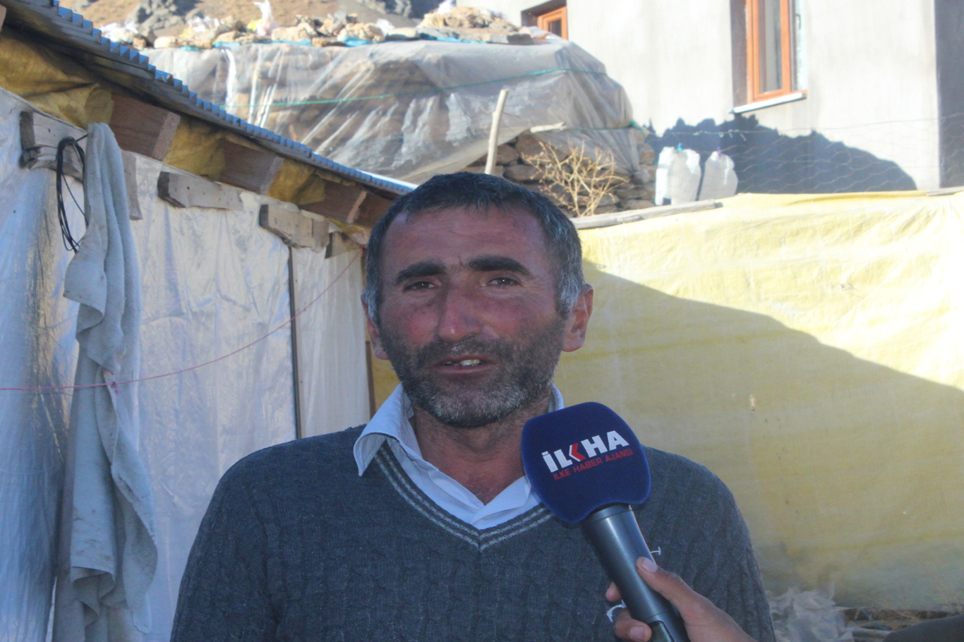 Erzurumlu mahalle sakinleri: Yollarımız kışın kullanılamaz halde