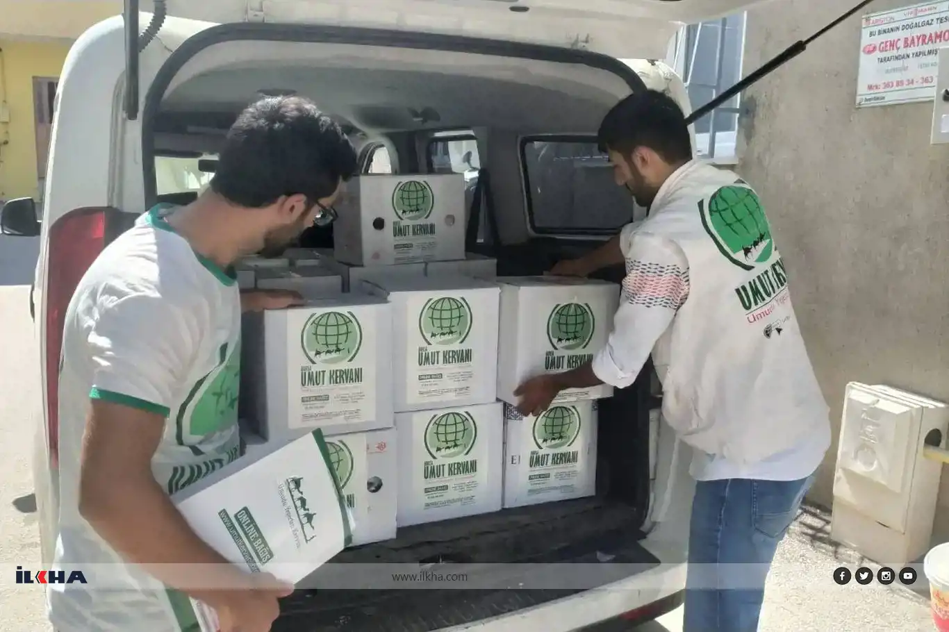 Karwana Hêvîyê li Bûrsayê ji 235 malbatan re alîkarîya xwarinê kir Karwana Hêvîyê li Bûrsayê ji 235 malbatan re alîkarîya xwarinê kir