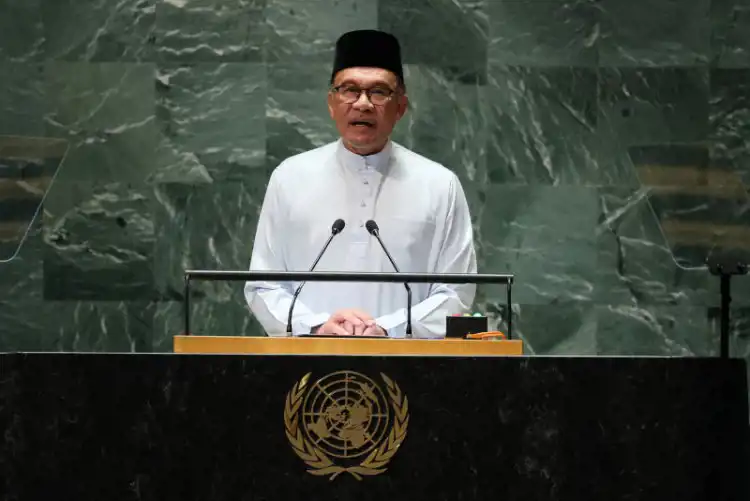 رئيس الوزراء الماليزي "إبراهيم" يدين الهجمات على المصحف الشريف في الجمعية العامة للأمم المتحدة