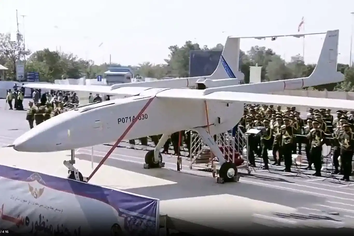 ئێران فڕۆکەکانی بێ فڕۆکەوان نمایش دەکات ئێران فڕۆکەکانی بێ فڕۆکەوان نمایش دەکات