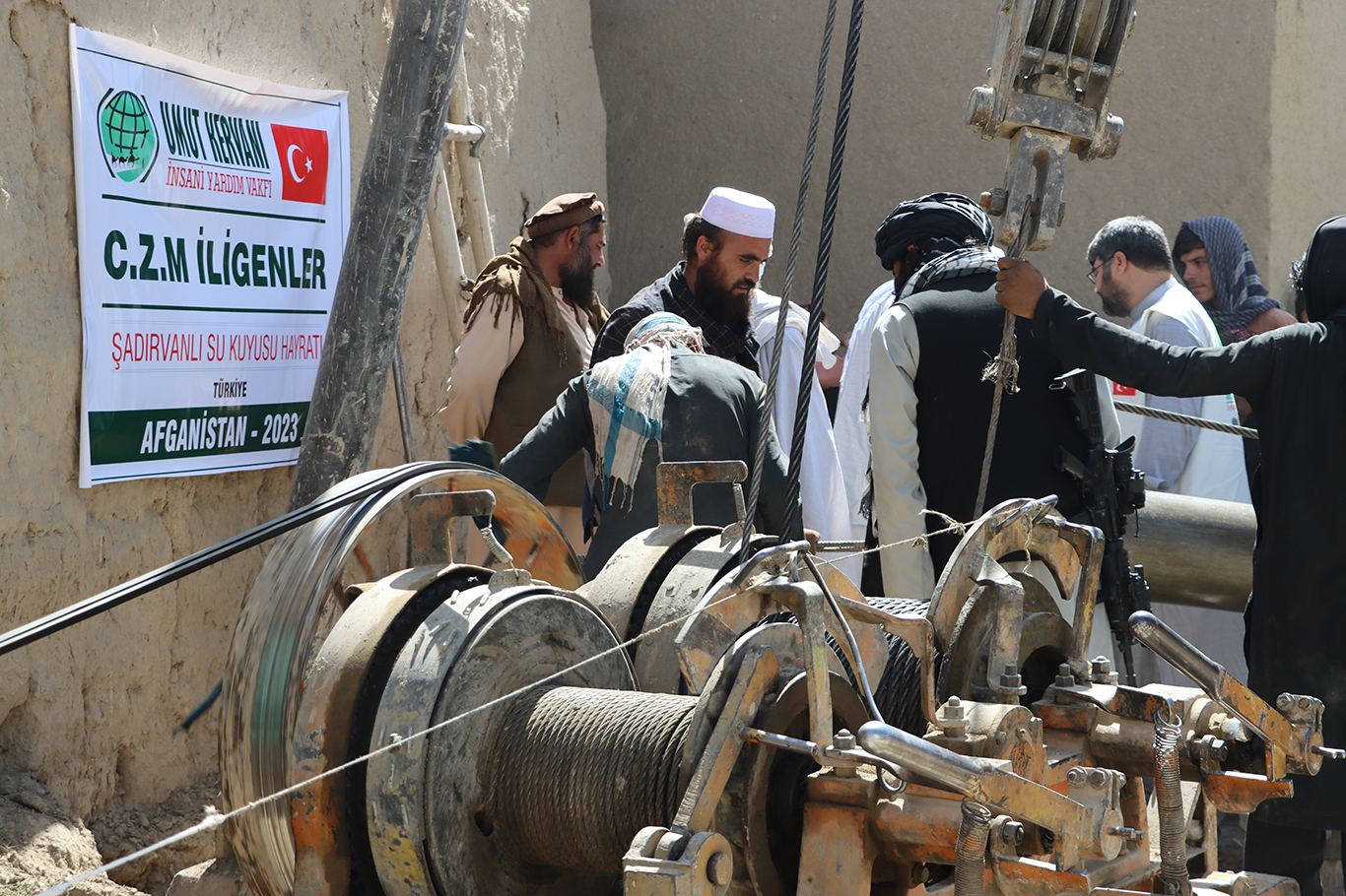 Umut Kervanı'nın Afganistan'da su kuyusu çalışması devam ediyor