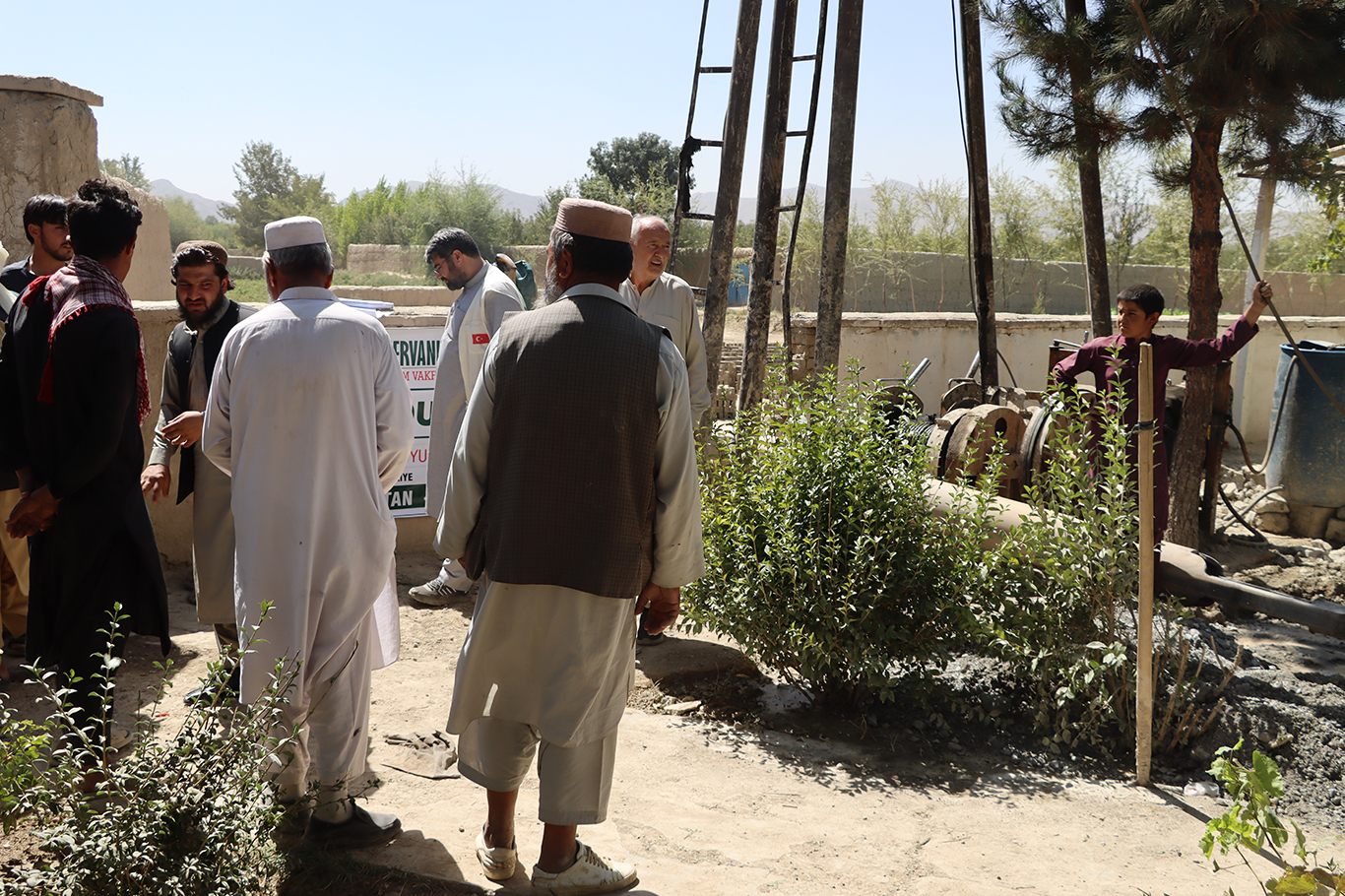 Umut Kervanı'nın Afganistan'da su kuyusu çalışması devam ediyor