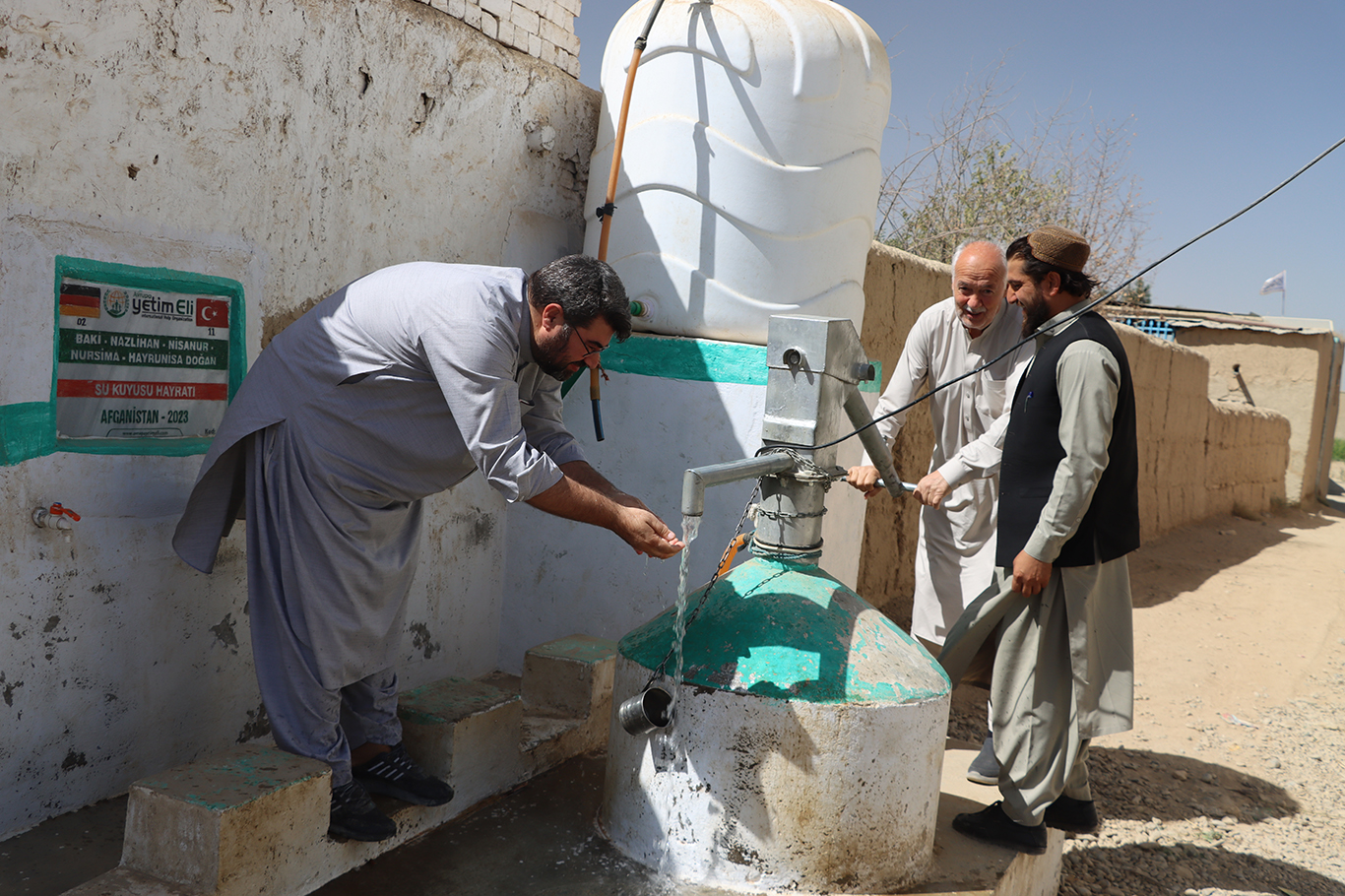 Umut Kervanı'nın Afganistan'da su kuyusu çalışması devam ediyor
