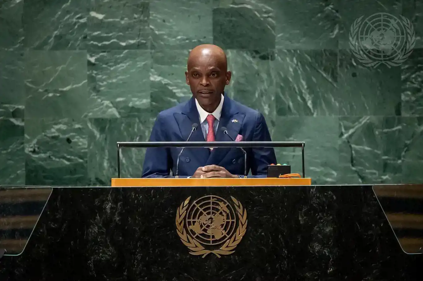 وزير خارجية توغو يصرخ في وجه الأوروبيين في اجتماع الأمم المتحدة: سئمنا استخفافكم بآراء شعبنا واستهتاركم به
