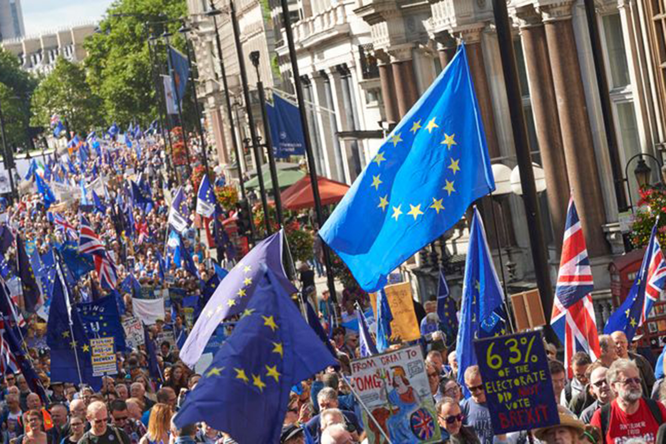 Londra’da Brexit karşıtları yürüdü 