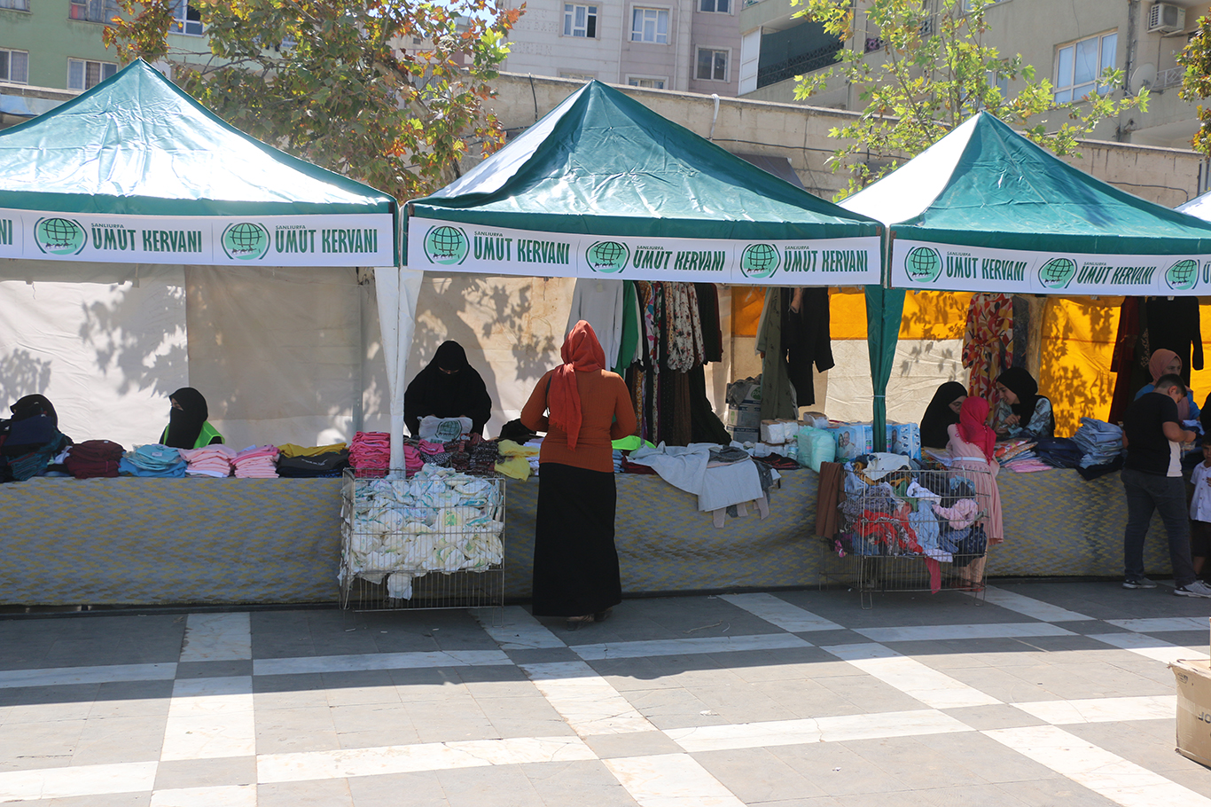 Umut Kervanı, Şanlıurfa'da ihtiyaç sahipleri yararına kermes düzenliyor
