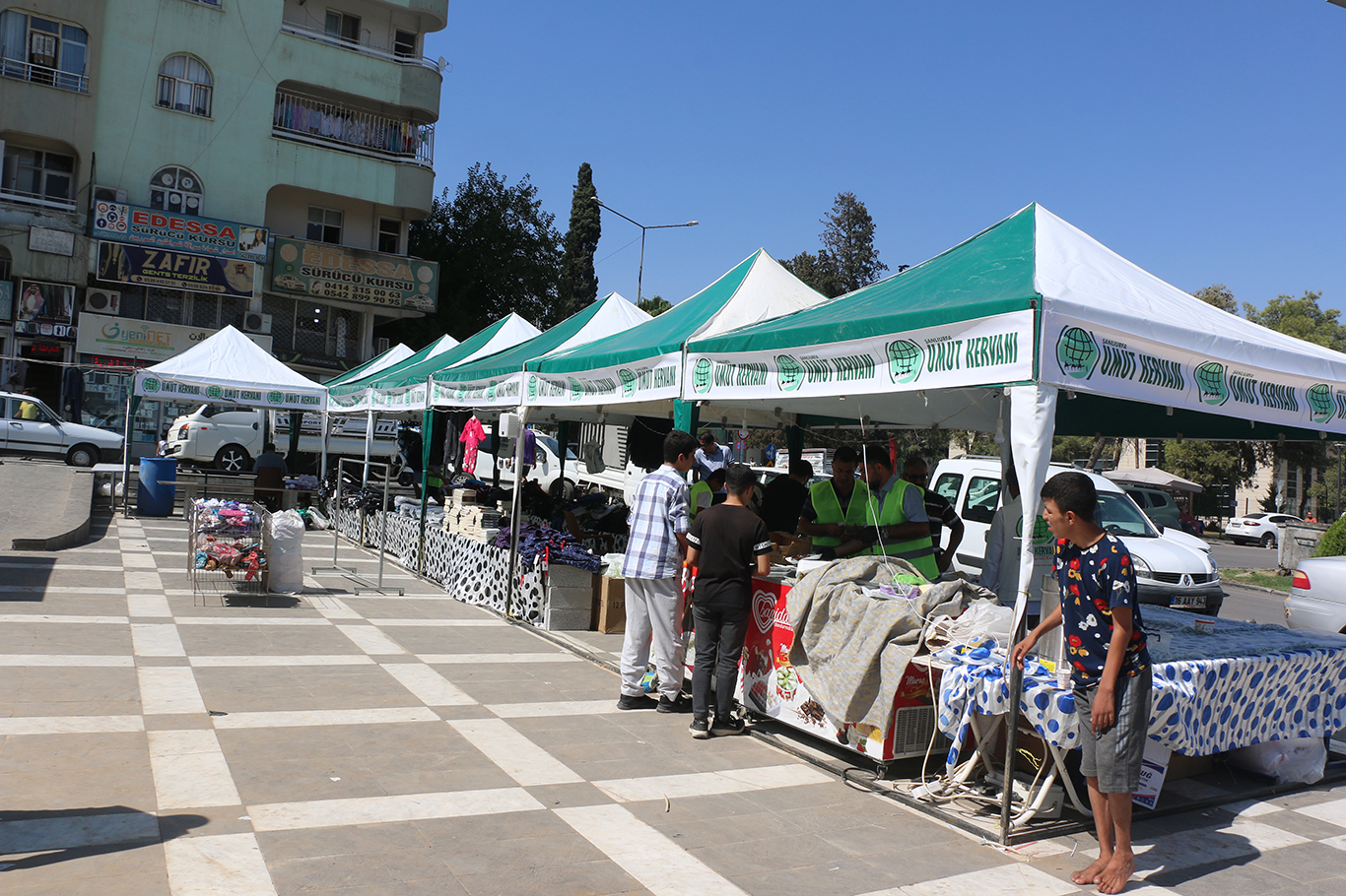 Umut Kervanı, Şanlıurfa'da ihtiyaç sahipleri yararına kermes düzenliyor