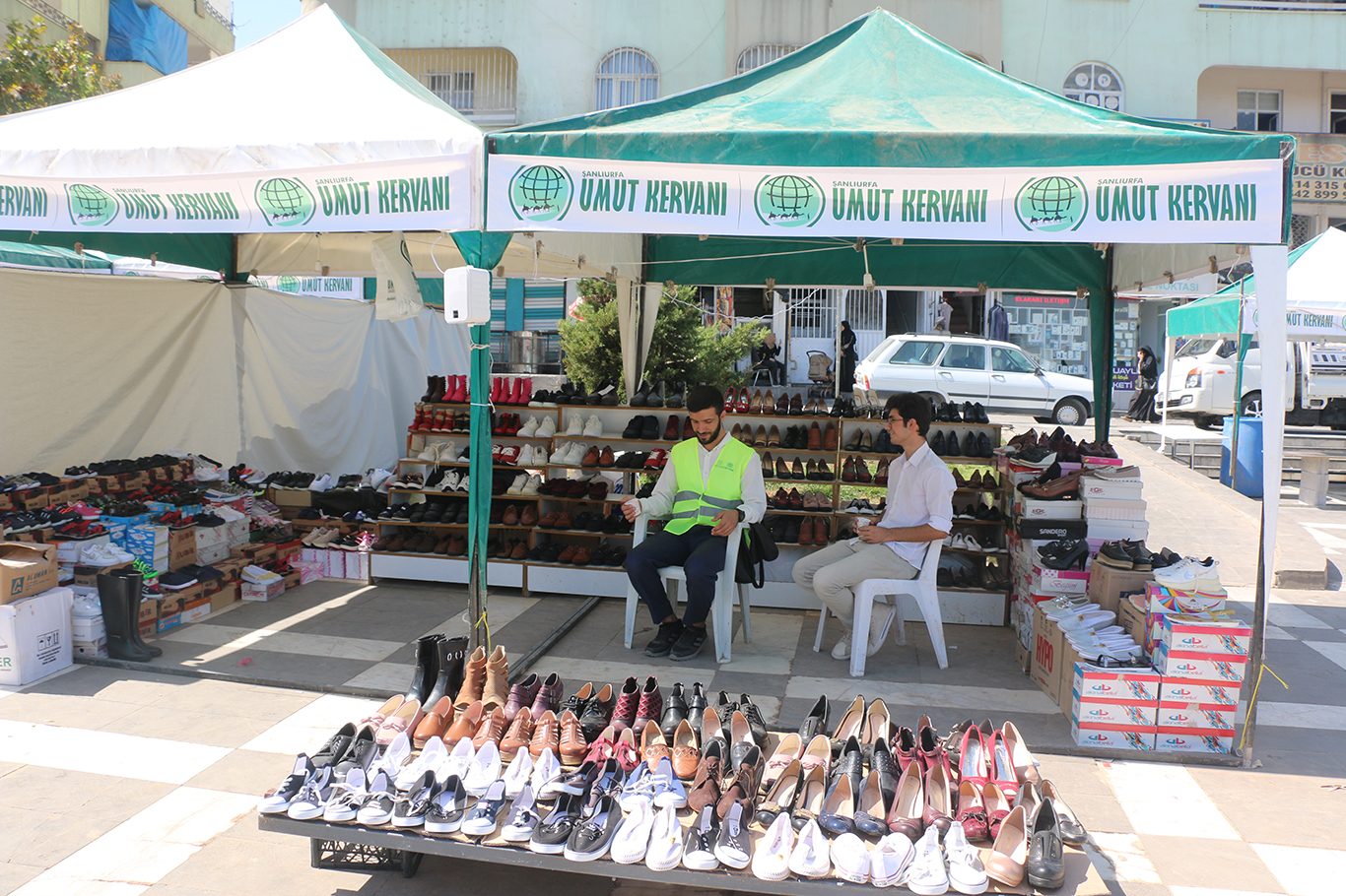 Umut Kervanı, Şanlıurfa'da ihtiyaç sahipleri yararına kermes düzenliyor