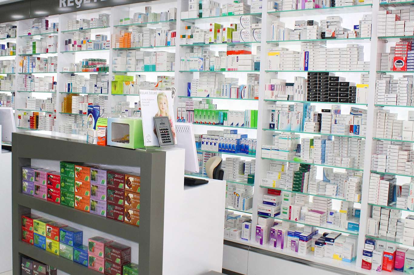 Bakan Koca'dan D&uuml;nya Eczacılar G&uuml;n&uuml; mesajı