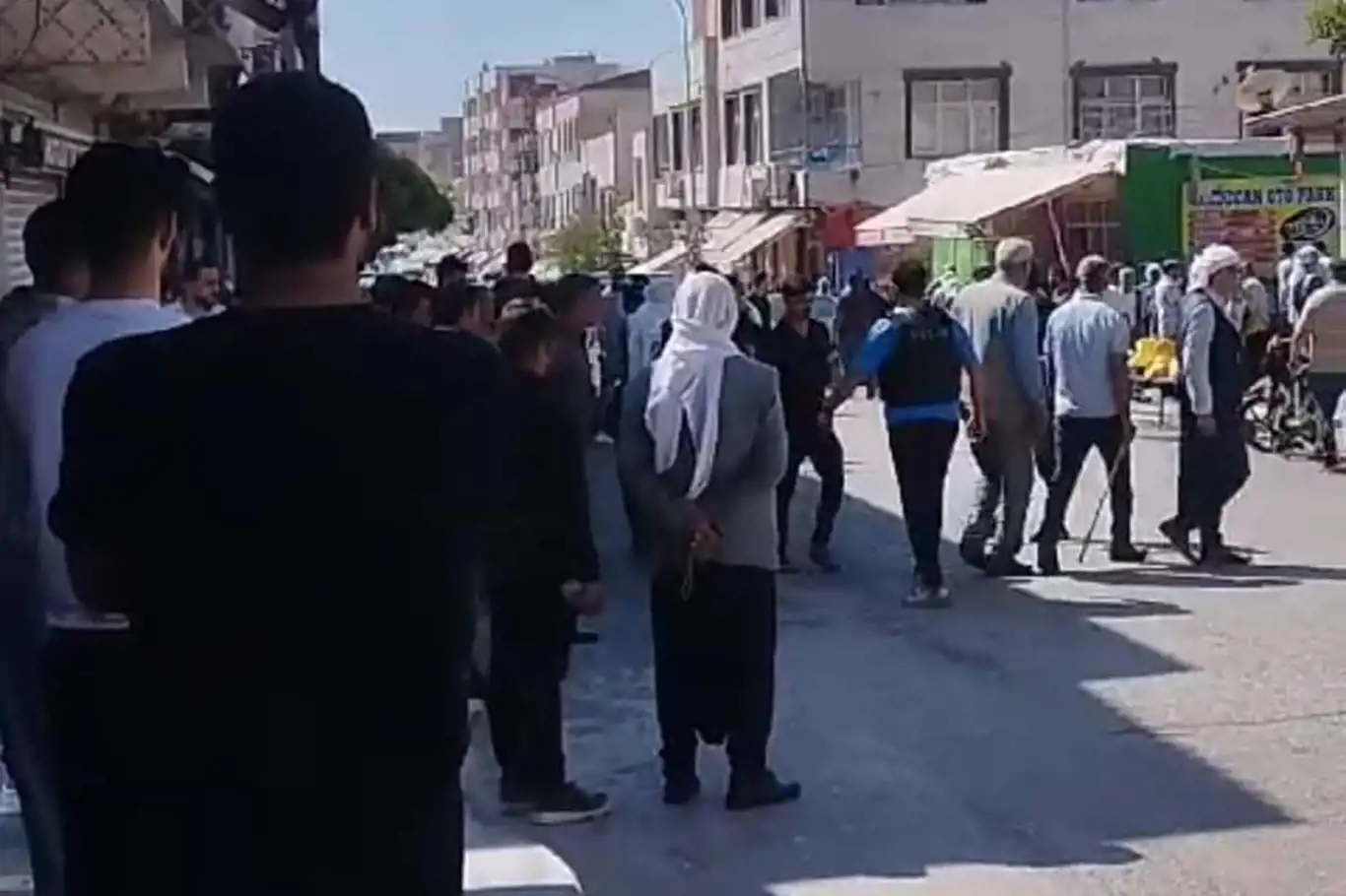 Viranşehir'de silahlı kavga: 1 ölü 2 yaralı Viranşehir'de silahlı kavga: 1 ölü 2 yaralı