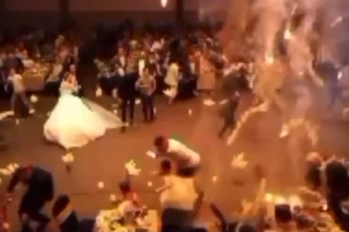Musul'da düğünde yangın: En az 113 ölü, 500 yaralı