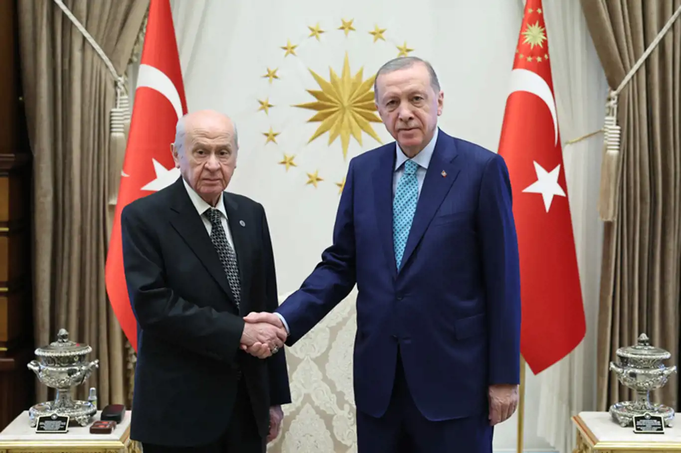 Cumhurbaşkanı Erdoğan, MHP Genel Başkanı Bahçeli’yi kabul etti