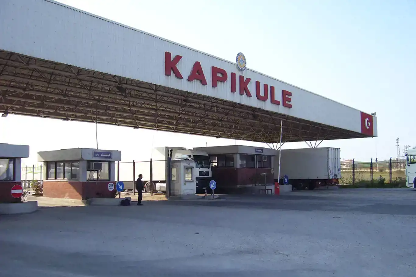 Kapıkule Gümrük Kapısı'nda 5 bin 338 oto yedek parçası ele geçirildi Kapıkule Gümrük Kapısı'nda 5 bin 338 oto yedek parçası ele geçirildi