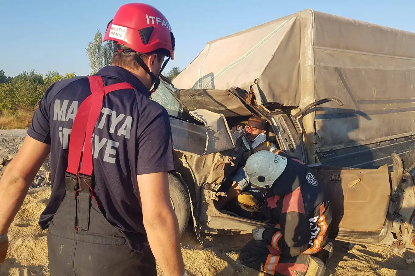 Direksiyon hakimiyetini kaybeden sürücü kaza yaptı: Bir yaralı