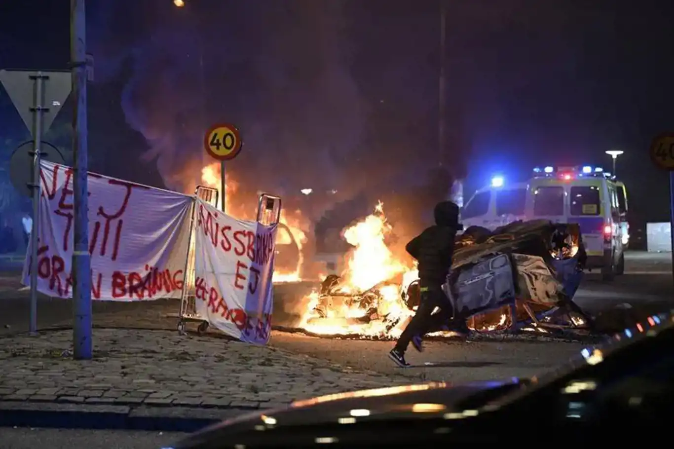 Protesters clash with police in Malmo after Quran burning