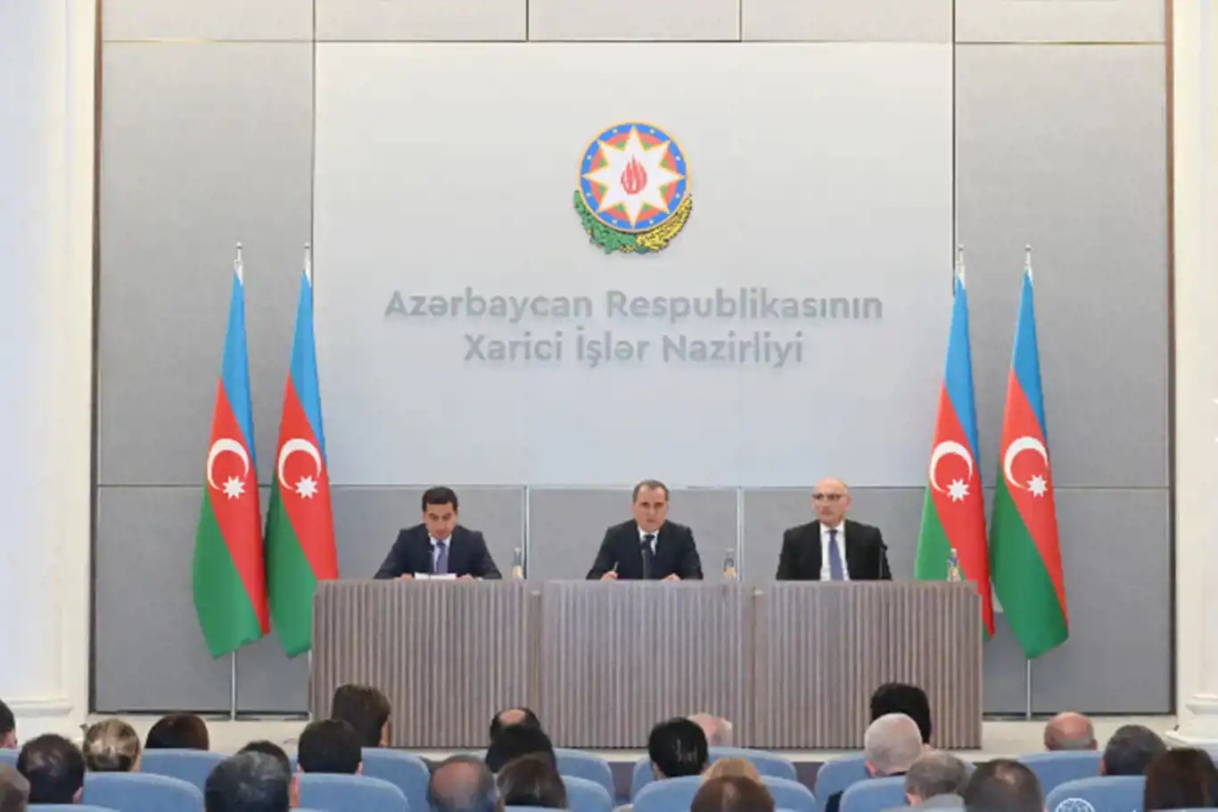 Azerbaijan briefs foreign diplomats on Armenian military buildup