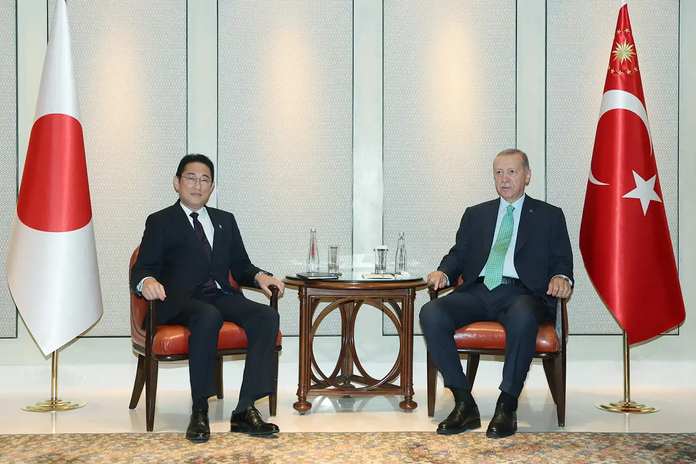 Cumhurbaşkanı Erdoğan Japonya Başbakanı Fumio'yu kabul etti Cumhurbaşkanı Erdoğan Japonya Başbakanı Fumio'yu kabul etti