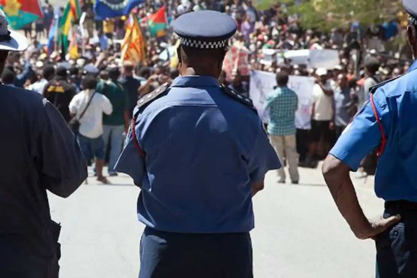 Unrest in Papua New Guinea leaves at least 15 dead as public servants protest pay cut