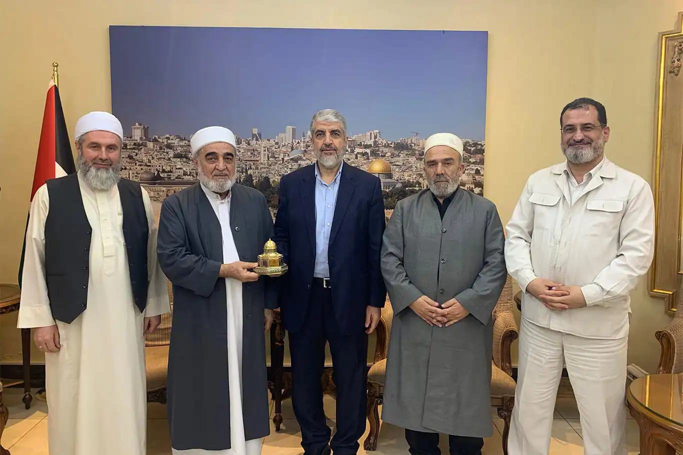 İTTİHADUL ULEMA heyeti HAMAS lideri Meşal ile bir araya geldi İTTİHADUL ULEMA heyeti HAMAS lideri Meşal ile bir araya geldi