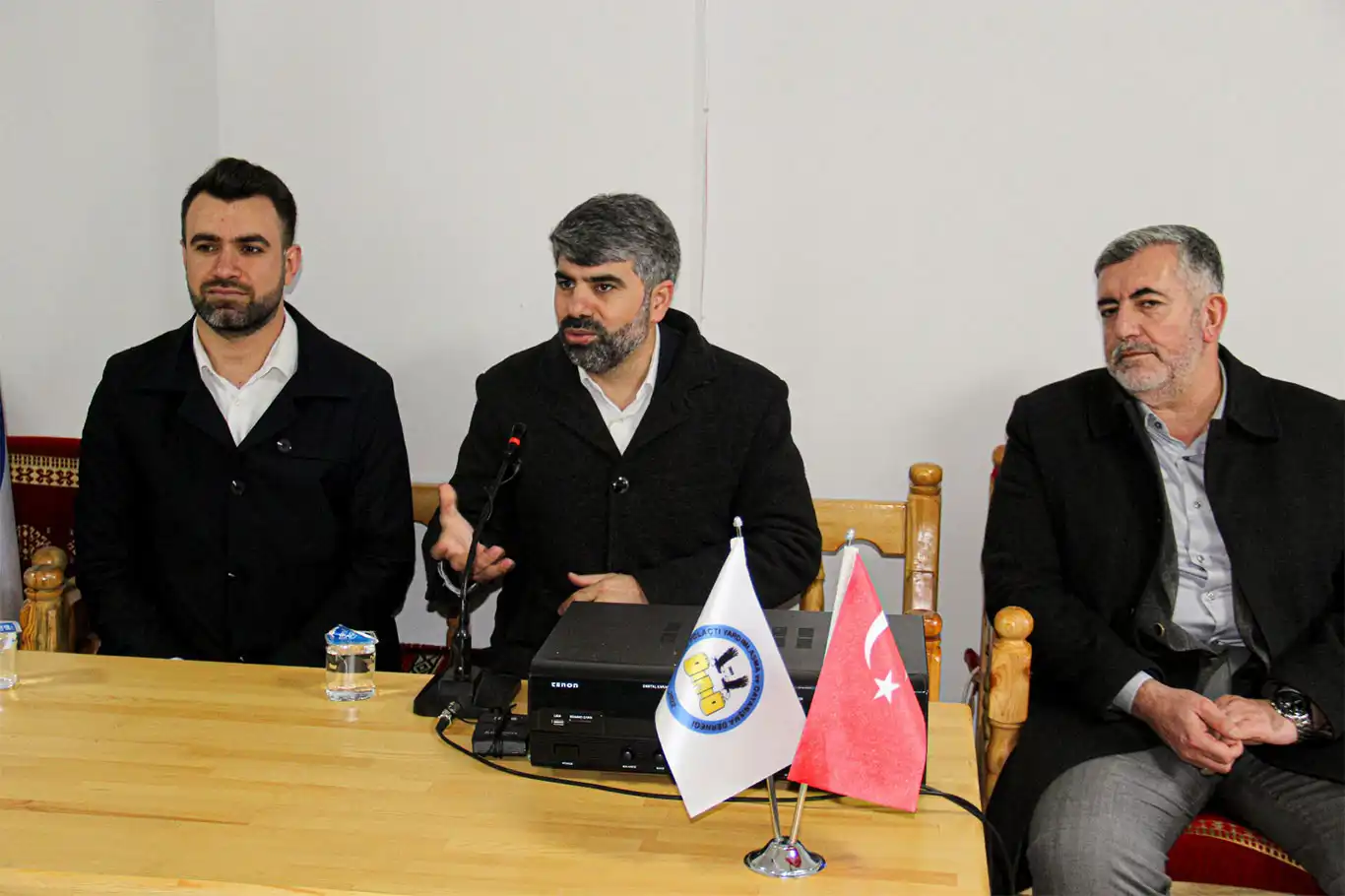 HÜDA PAR Diyarbakır B.B. Başkan Adayı Dinç: Şeffaf ve eşit belediyecilik hizmeti sunacağız HÜDA PAR Diyarbakır B.B. Başkan Adayı Dinç: Şeffaf ve eşit belediyecilik hizmeti sunacağız