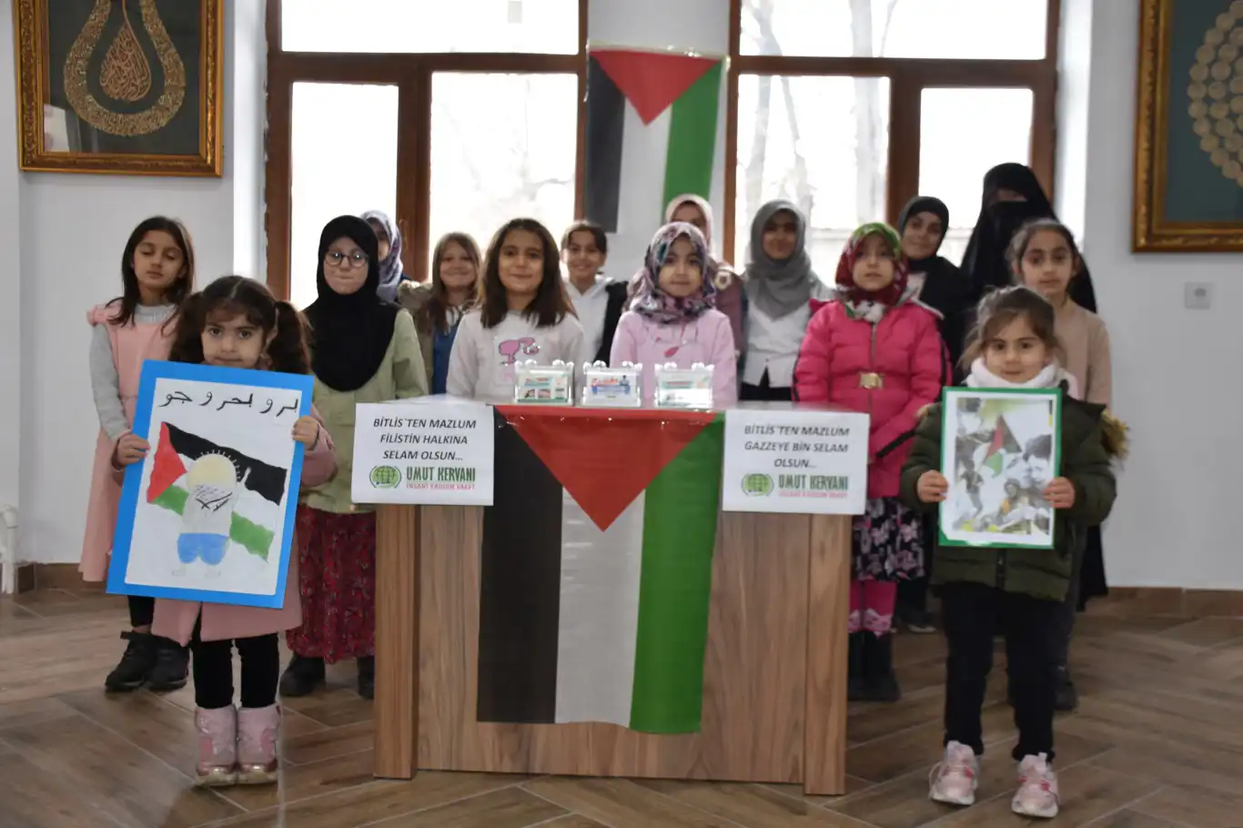 Bitlisli küçük kız çocuklarından Gazze'ye anlamlı destek