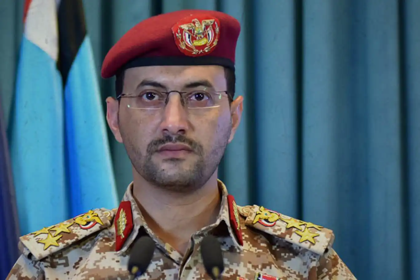 Yemeni forces clash with U.S. destroyers in strategic water routes Yemeni forces clash with U.S. destroyers in strategic water routes