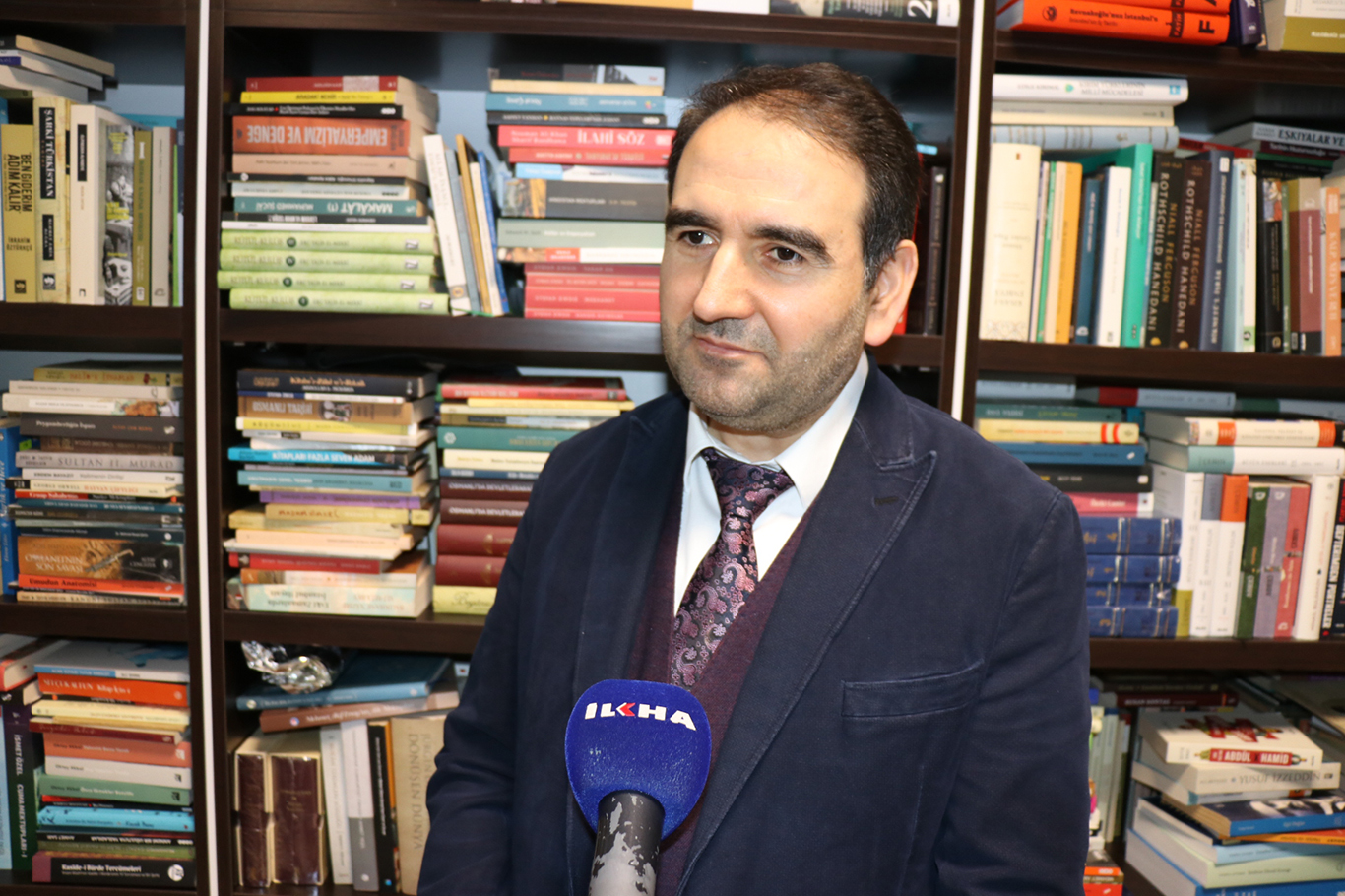 Prof. Dr. Aslan: Çocuklarım kadar değer verdiğim kitaplarımı Gazze için düşünmeden bağışladım