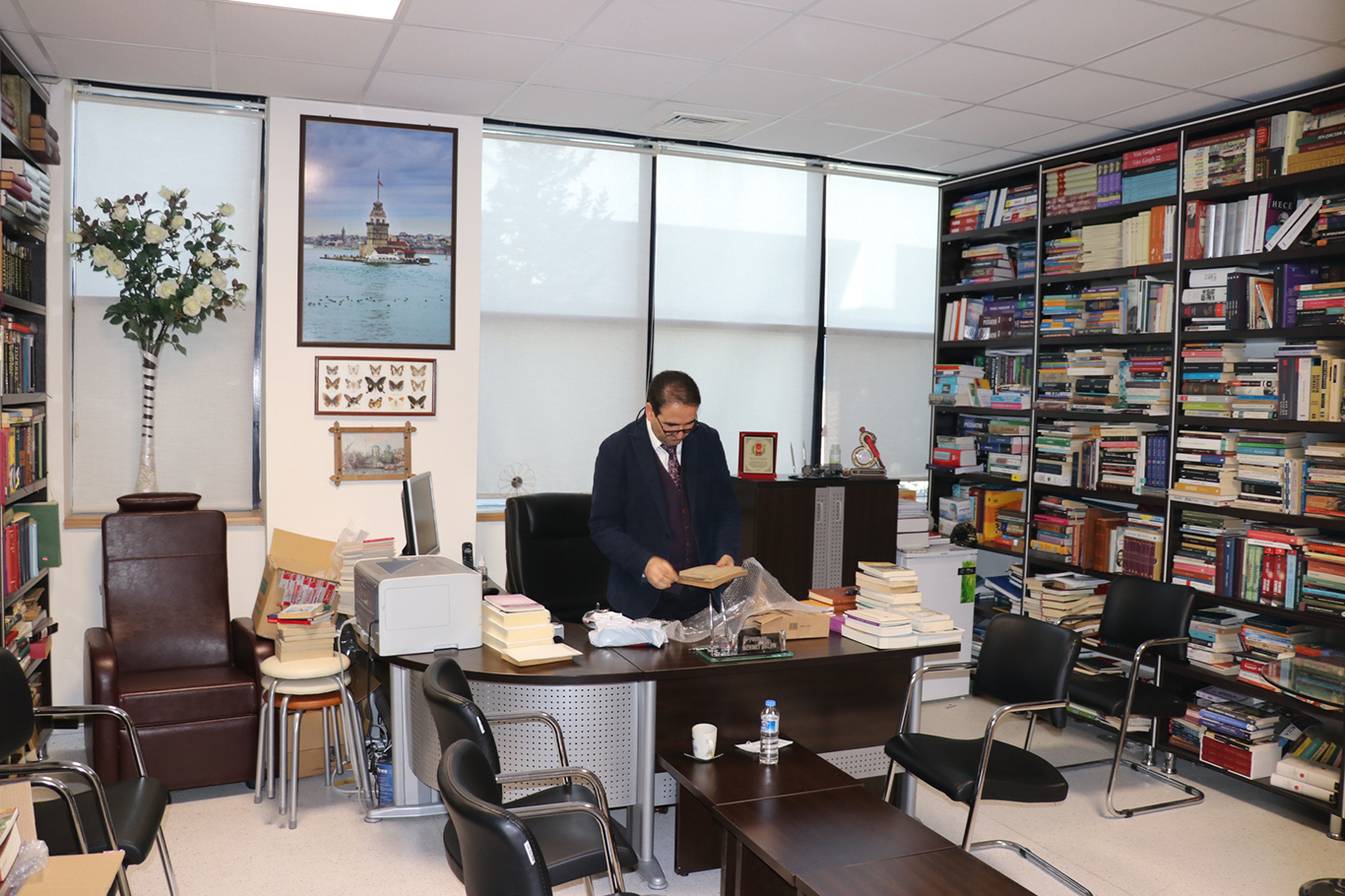 Prof. Dr. Aslan: Çocuklarım kadar değer verdiğim kitaplarımı Gazze için düşünmeden bağışladım