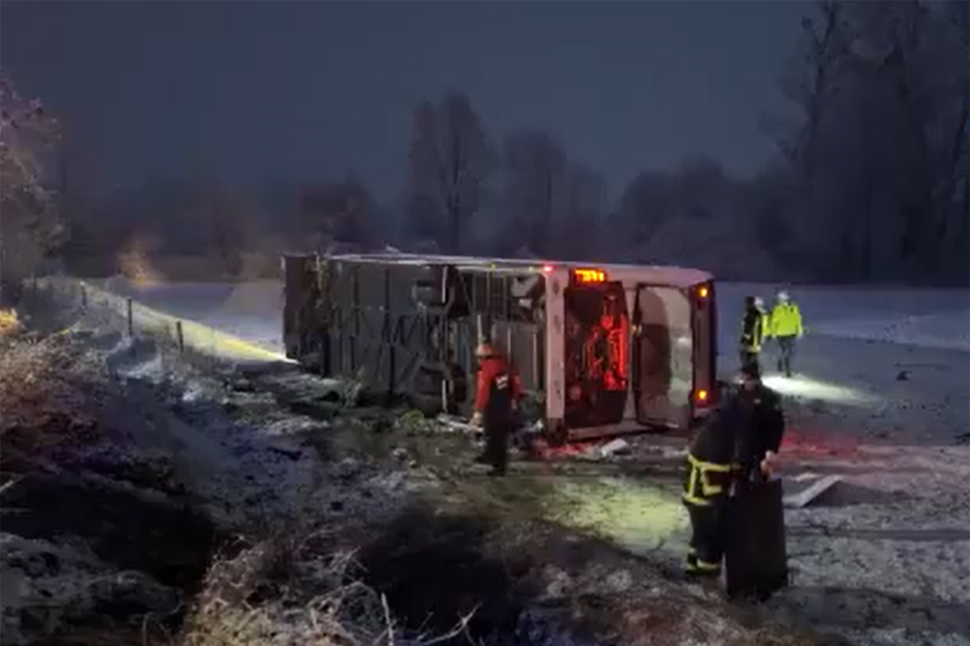 6 killed, 33 injured in bus accident in Türkiye's Kastamonu