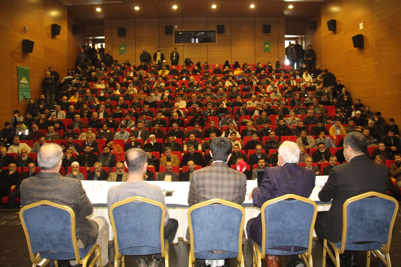 HÜDA PAR'dan "Anadilimi Seçiyorum" paneli	