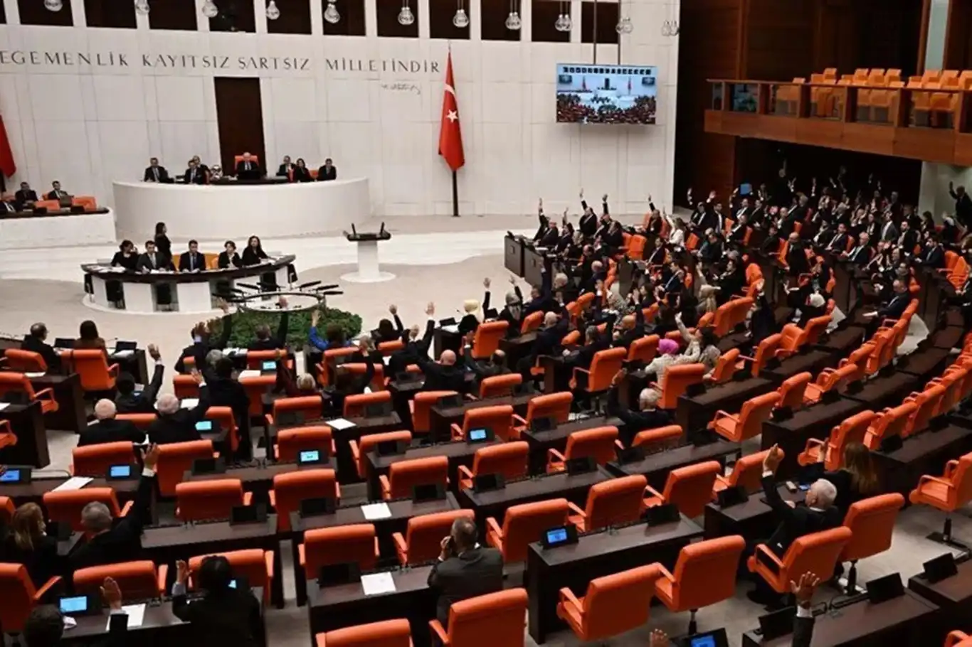 TBMM Genel Kurulu'nda HSK'de boşalan üye için seçim yapıldı TBMM Genel Kurulu'nda HSK'de boşalan üye için seçim yapıldı