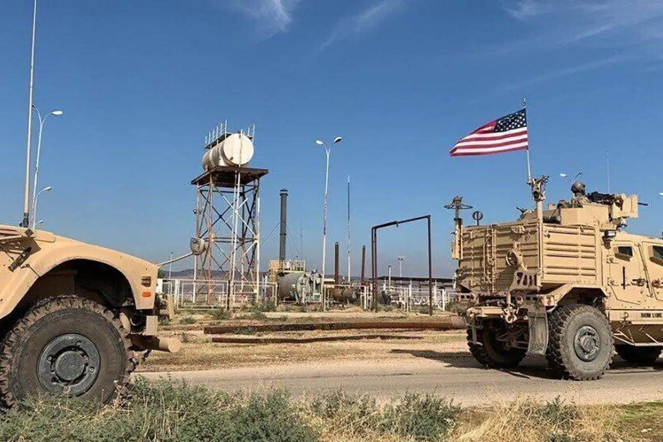 İşgalci ABD'nin Suriye'deki askeri üssüne saldırı
