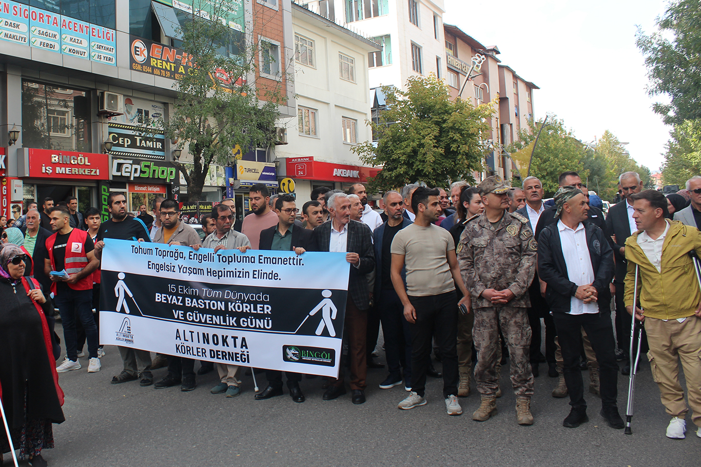 15 Ekim Beyaz Baston Körler ve Güvenlik Günü yürüyüşü düzenlendi 15 Ekim Beyaz Baston Körler ve Güvenlik Günü yürüyüşü düzenlendi