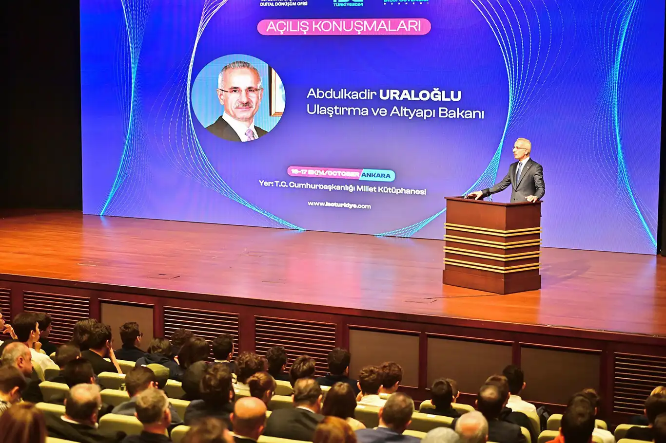 Bakan Uraloğlu: Sosyal medya tehdit alanı olmayacak