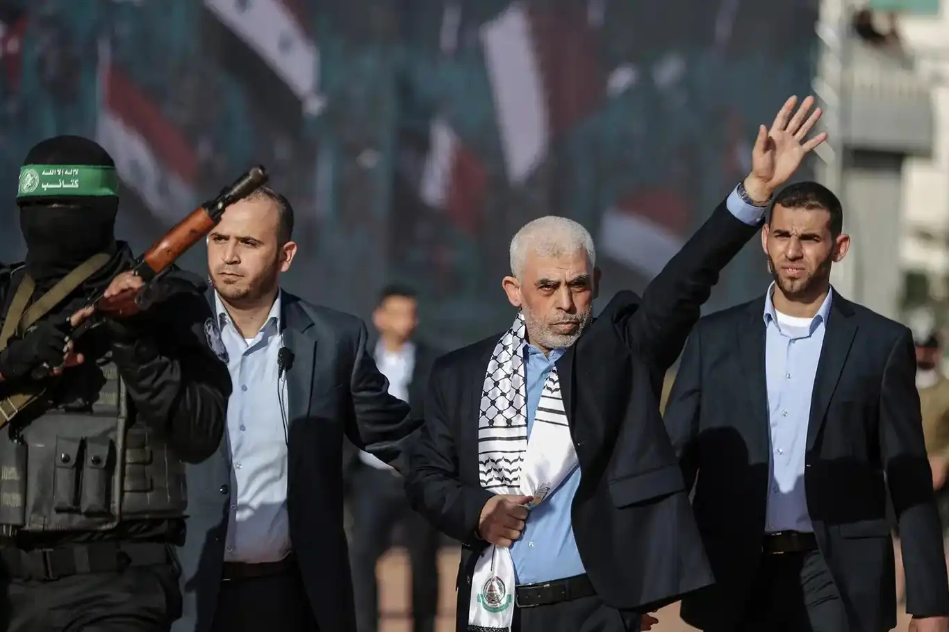 İzzeddin El-Kassam Tugayları: HAMAS'ın büyük komutanı, Gazze lideri Yahya Sinvar'ı en yüce makama uğurluyoruz İzzeddin El-Kassam Tugayları: HAMAS'ın büyük komutanı, Gazze lideri Yahya Sinvar'ı en yüce makama uğurluyoruz