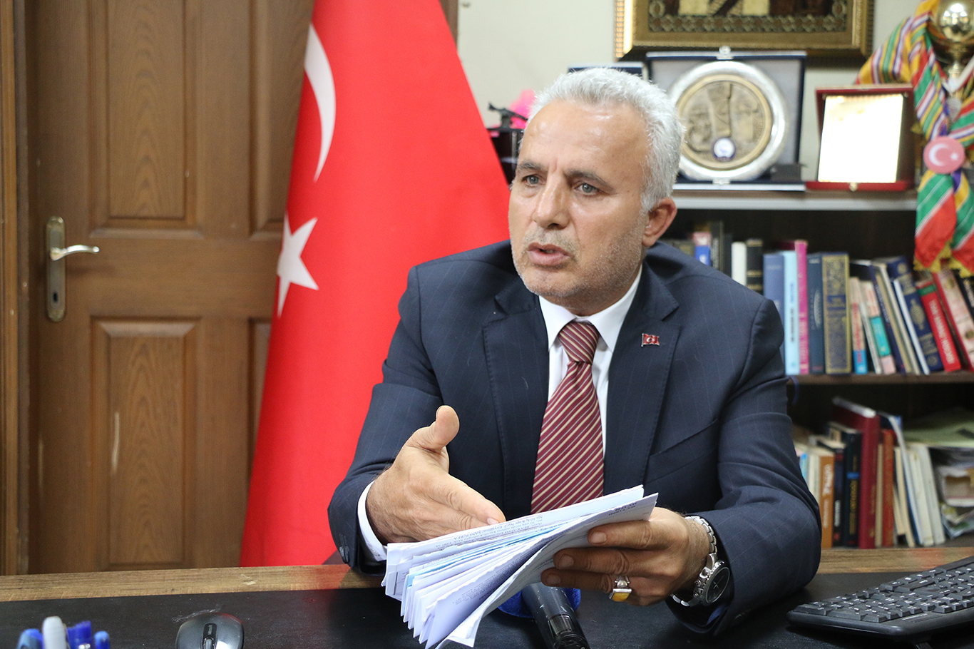Haktankaçmaz: Muhtarlar icra değil rica makamıdır