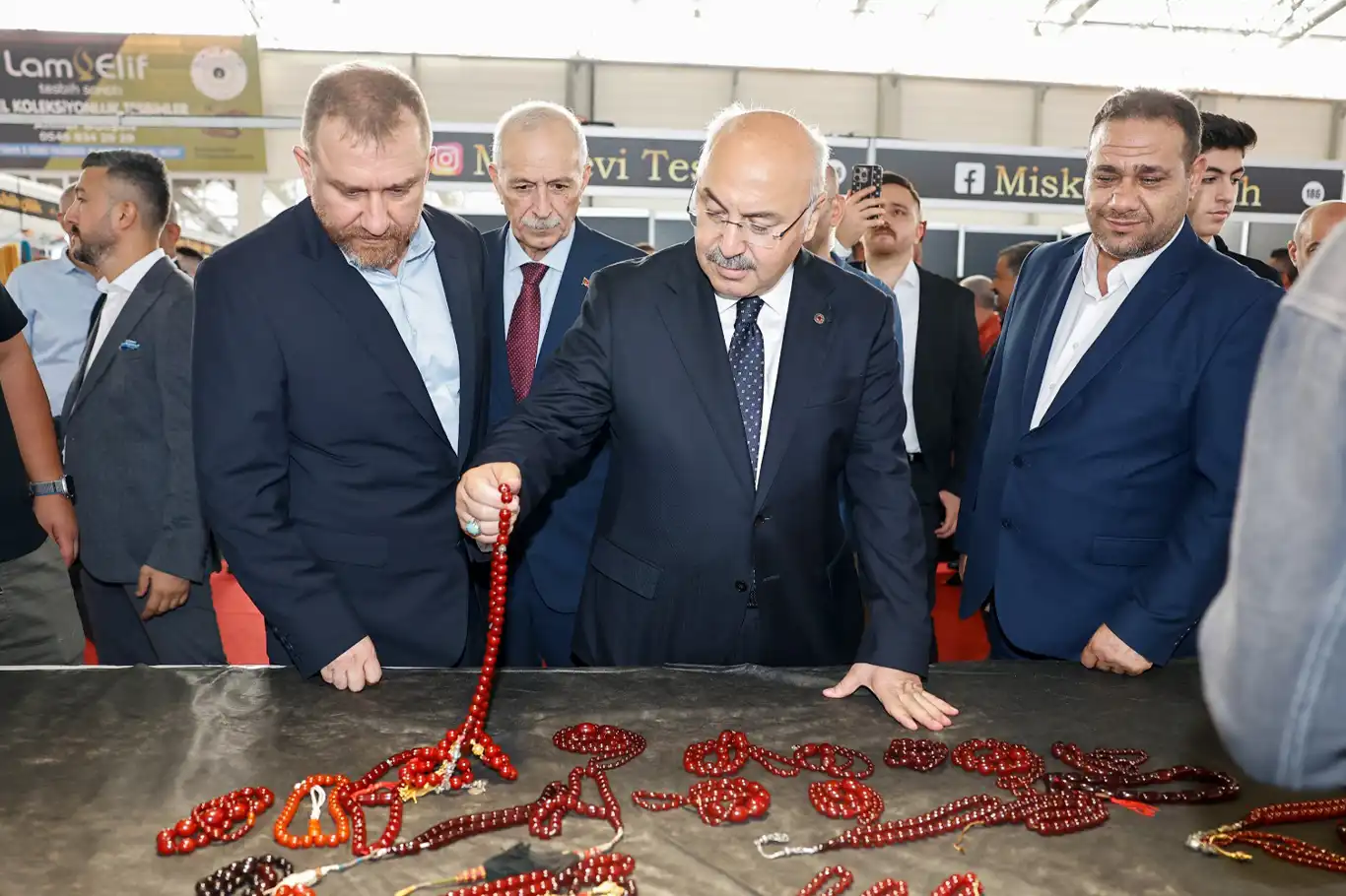 Adana'da "3. Tesbih ve Doğal Taşlar" fuarı yoğun ilgi gördü Adana'da "3. Tesbih ve Doğal Taşlar" fuarı yoğun ilgi gördü