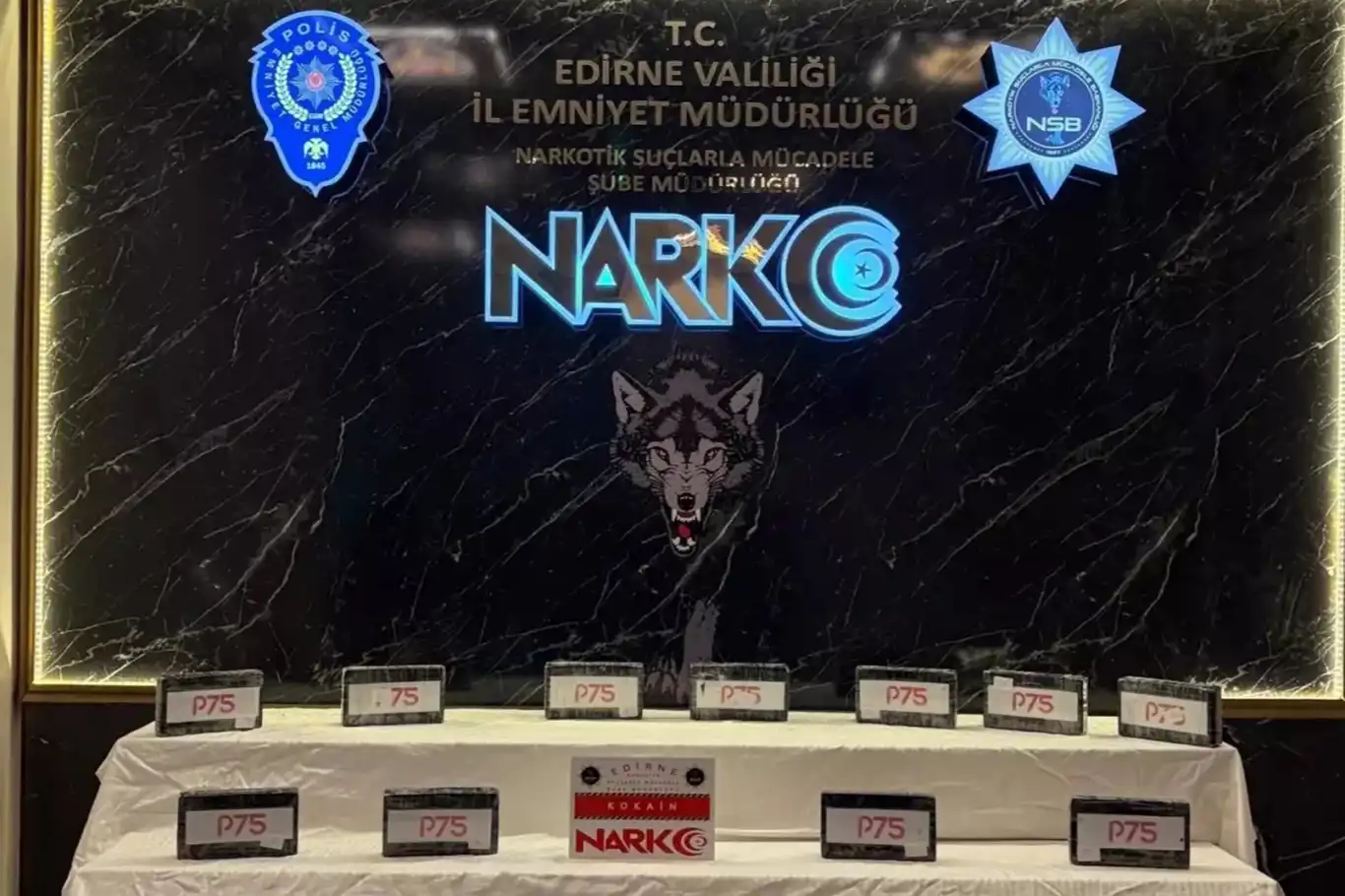 Edirne'de 12 kilogram kokain ele geçirildi Edirne'de 12 kilogram kokain ele geçirildi