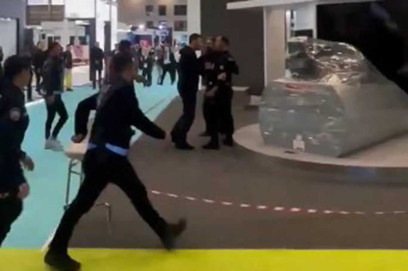Journalist detained at Türkiye’s Saha Expo for protest against BAE Systems’ role in Israeli arms supply